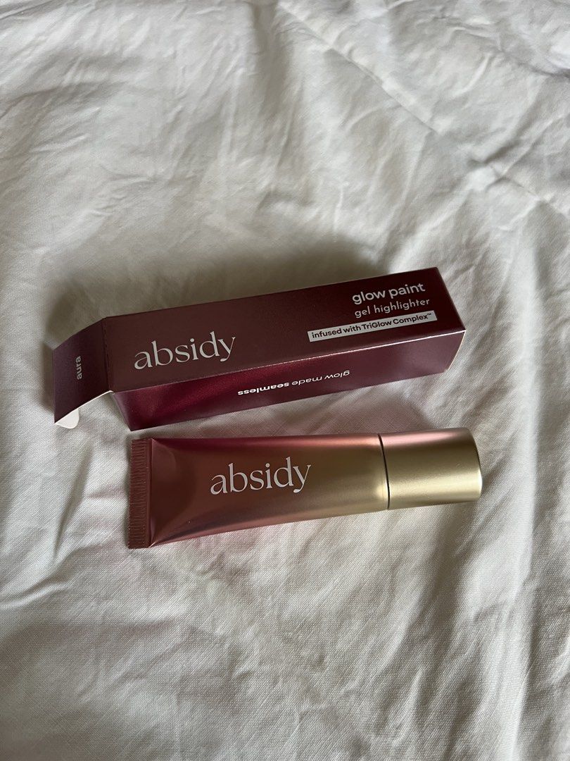 Absidy Glow Paint Gel Highlighter in AURA (Category: Makeup) located in Manila. Submitted by outofstoragee (Listing ID 1442422083, Image 1). Description: - swatched once - srp: 345.