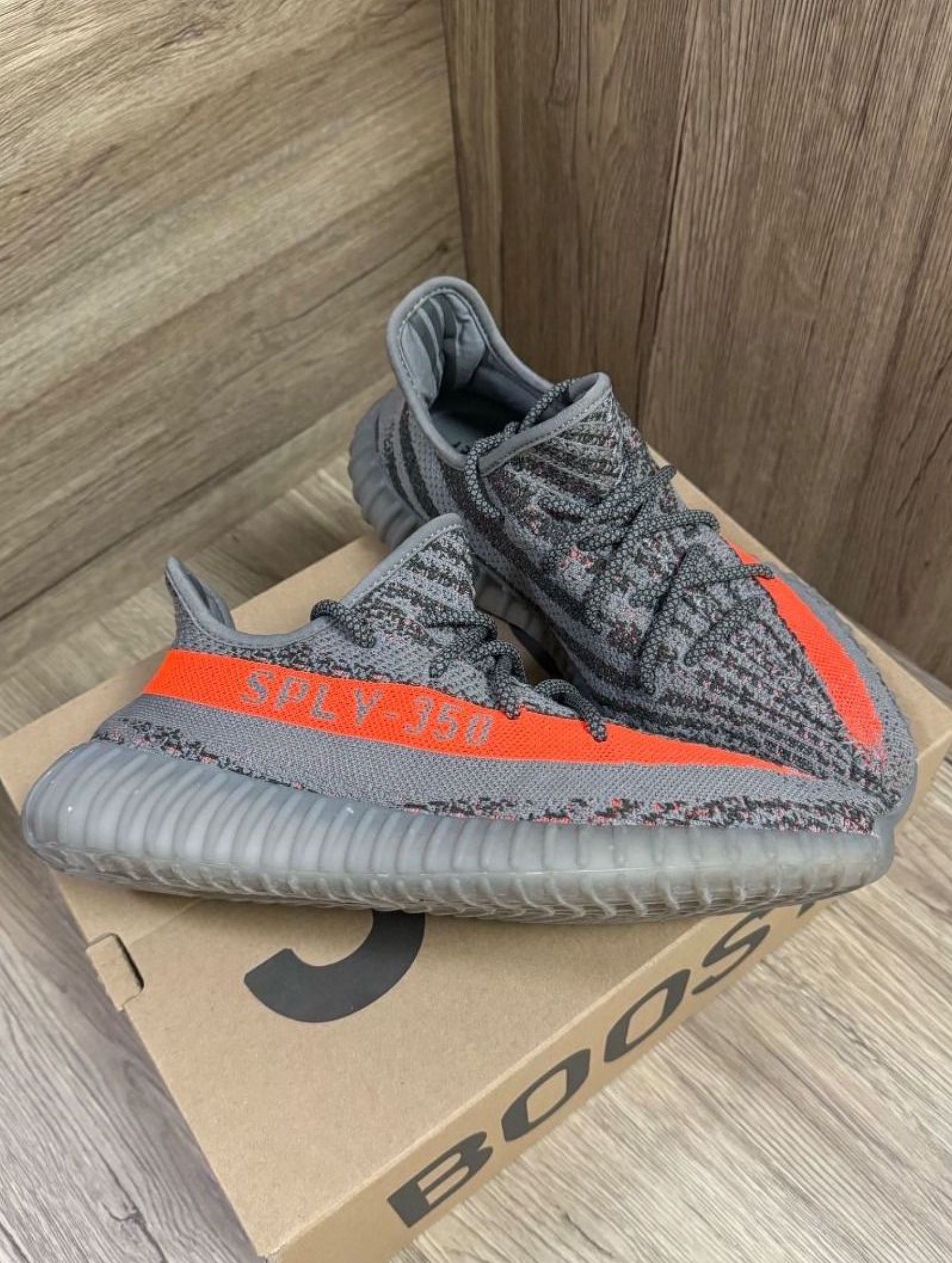 Adidas originals Yeezy Boost 350 V2 Shoes (Category: Sneakers) located in Singapore. Submitted by noosilverbear (Listing ID 1442359793, Image 3). Description: —— NEW ARRIVAL —— Adidas Adidas originals Yeezy Boost 350 V2 Shoes New · Free Ship · COD 3-Day Confirm · Chat for Sizes.