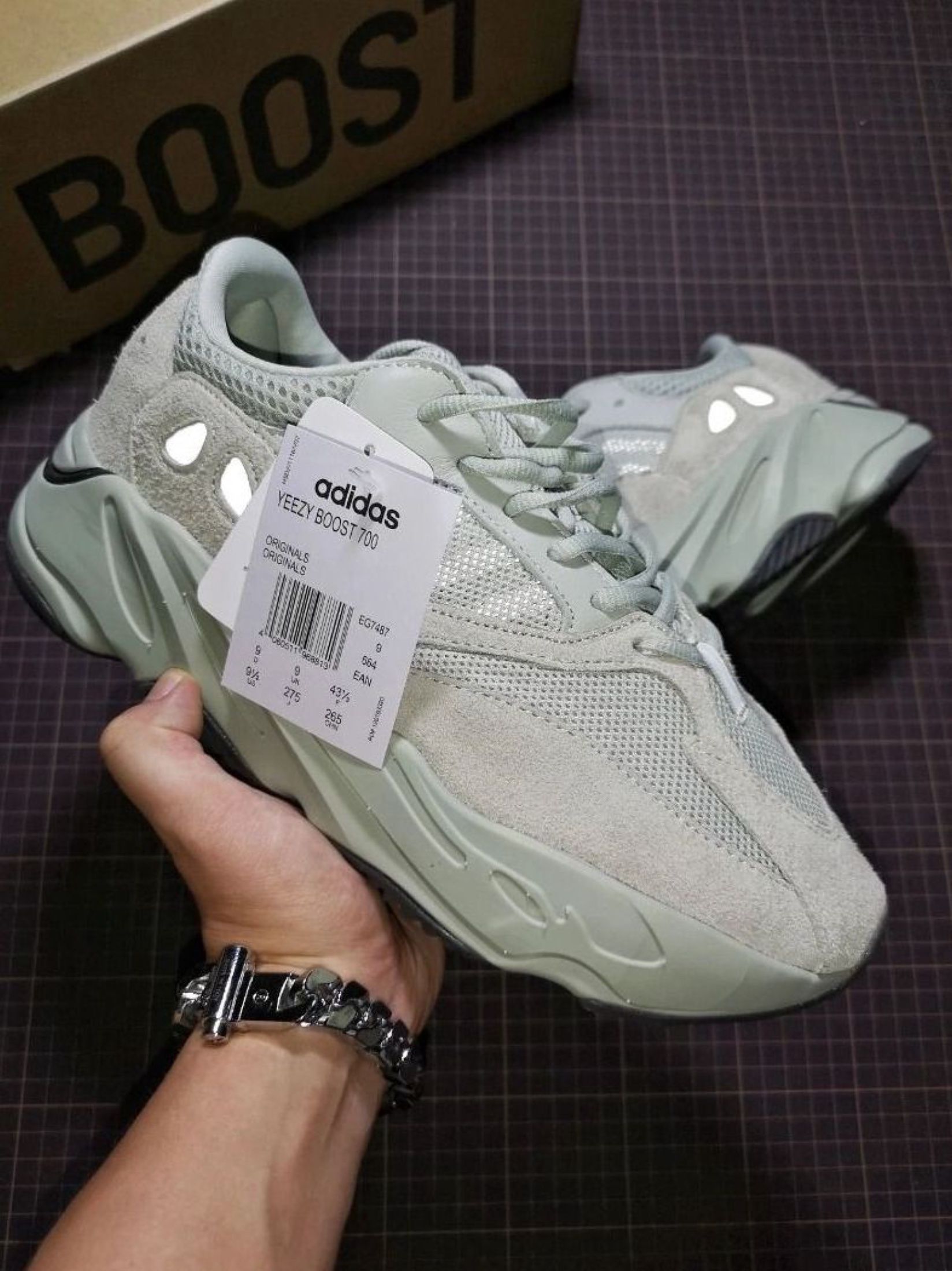 adidas originals Yeezy boost 700 Salt Dad Shoes (Category: Sneakers) located in Singapore. Submitted by lzealturtle (Listing ID 1442542060, Image 1). Description: 【New Stock】Adidas adidas originals Yeezy boost 700 Salt Dad Shoes Condition: Brand New Shipping: Free (J&T/Ninja Van) Payment: Cash on Delivery Confirm: 3-day photos Chat: 💬.