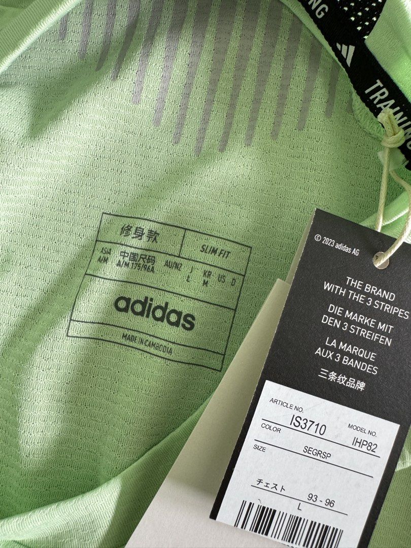 Adidas Training T-shirt (Category: Tshirts & Polo Shirts ) located in Valenzuela. Submitted by zuubee (Listing ID 1442437912, Image 2). Description: Adidas training t-shirt Slim fit, training tee Size 93-96 cm Php 500 + shipping.