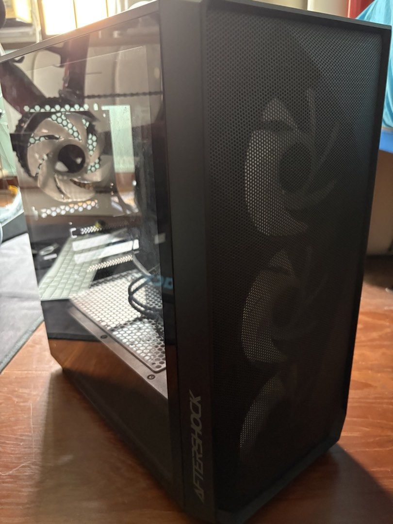 Aftershock PC Case with Tempered Glass Side Panel475512715546480640