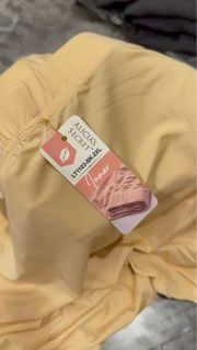 (Category: ) located in . Submitted by ff_wardrobe (Listing ID 1442464927, Image 1). Description: .