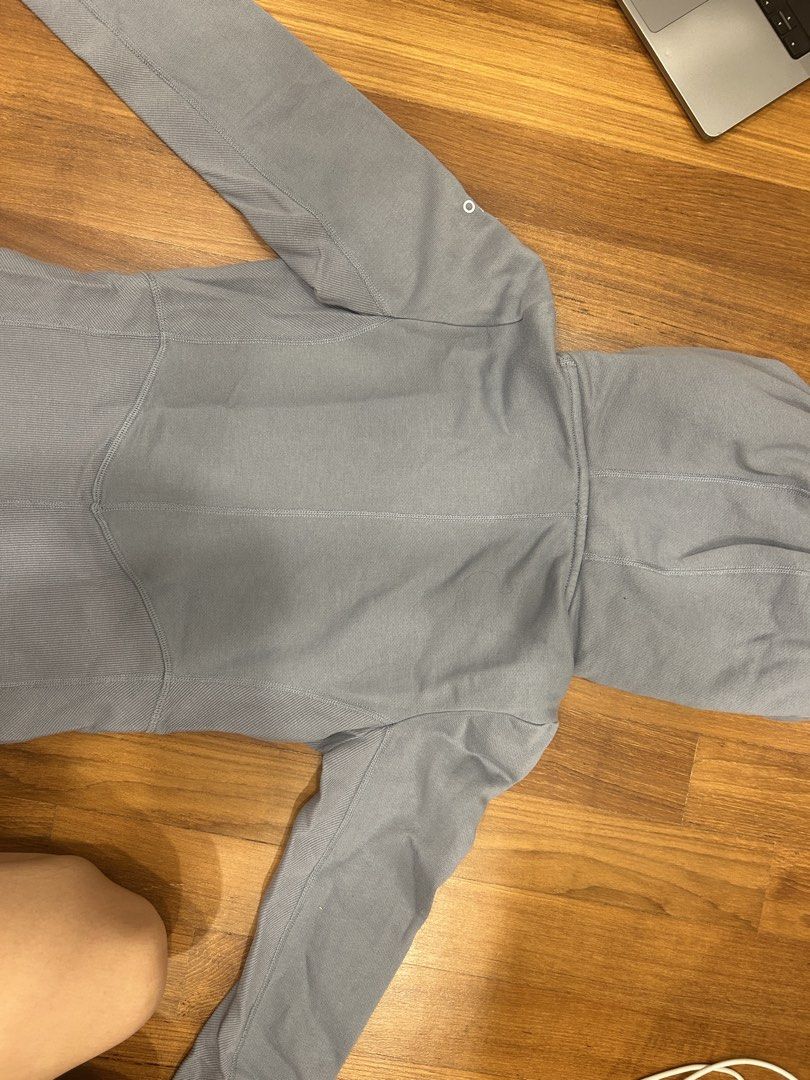 Alo Yoga Grey Light blue Zip-Up Hoodie XS (Category: Activewear) located in Singapore. Submitted by michel12 (Listing ID 1442529709, Image 3). Description: - Brand: Alo Yoga - Color: Grey/ Light blue - Style: Zip-up Hoodie - Size: XS - Features: Hood, Pockets, Zipper Closure, Ribbed Cuffs & Hem - Ideal for: Workouts & Casual Wear - Condition: Comfortable & Stylish.