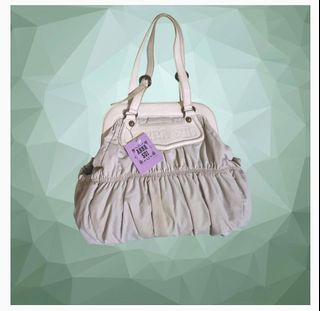 (Category: ) located in . Submitted by 7angels_closet (Listing ID 1442177784, Image 1). Description: .