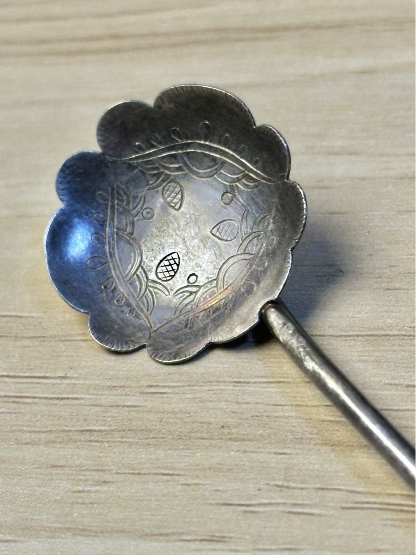 ANTIQUE Japanese Spoon. mark 950 Silver., (Category: Dinnerware & Cutlery) located in Quezon City. Submitted by WIMC2ndaccount (Listing ID 1195503906, Image 2). Description: ANTIQUE Japanese Spoon, Hard to fine vintage Item., ☑️Made In Japan ☑️GENUINE SILVER ☑️Silver Test ✔️✔️✔️ ☑️PURE SILVER ☑️ANTIQUE ☑️Markings 950 Silver ☑️Sipper Straw Bamboo style ☑️Stem Design is like a Bamboo ☑️Good Condition 🔴napaka mahal sa online!! 350 USD, X sa peso na