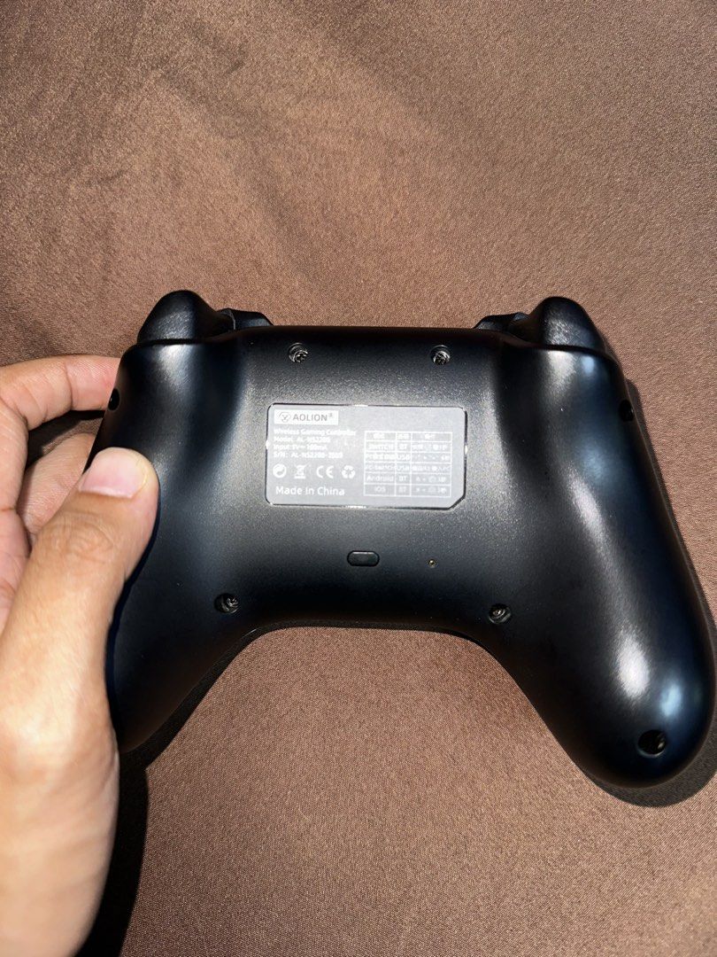 AOLION Pro Wireless Hall Effect Controller (PC/Switch/Android) (Category: Controllers) located in Bangi. Submitted by sfqzy (Listing ID 1442525786, Image 2). Description: Selling Aolion Pro Wireless Controller. Condition: 8/10 Rarely used as I have other controllers and this one has been kept most of the time. Features: ✅ Hall Effect analog sticks (anti stick drift) ✅ Bluetooth / 2.4G wireless / USB connection ✅ Compatible with PC, Nintendo Switc