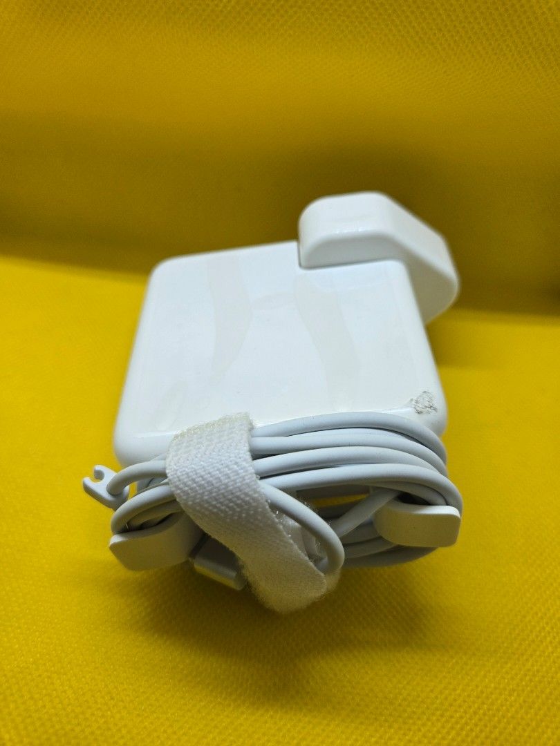 Apple MacBook 60W AC Adapter Charger Model AE60475408337890201602