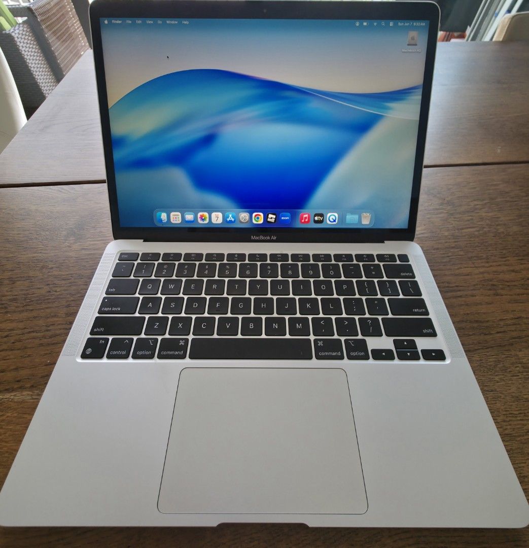 Apple MacBook Air M1475517263891015680