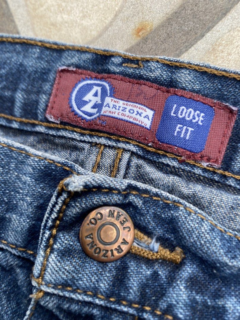 Arizona Loose Fit Jorts (Category: Shorts) located in Valenzuela. Submitted by suaveloots (Listing ID 1442515518, Image 2). Description: - 36/22 - Brand: Arizona Jean Company - Style: Loose Fit Denim Shorts - Size: 36 - Color: Classic Blue Wash - Material: 100% Cotton - Origin: Made in Mexico - Closure: Button and Zip Fly - Pockets: 2 Front, 2 Back - Ideal for: Casual Wear.