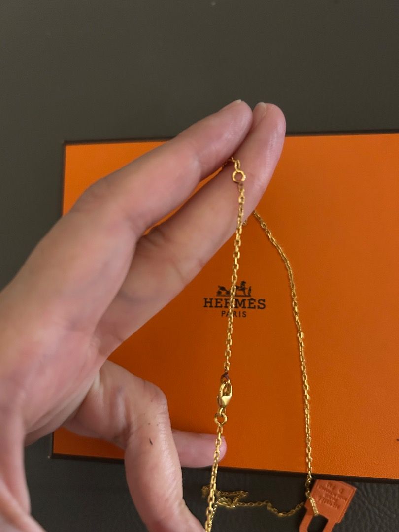 Authentic Hermes necklace (Category: Luxury Accessories) located in Taguig. Submitted by discountedpcs (Listing ID 1442348314, Image 3). Description: Authentic Hermes necklace purchased from Alist Avenue in IG Noticeable flaws on the photos- pinahinang na pala nila Purchased for around 10,000 Selling for 5,500 na lang a little nego.