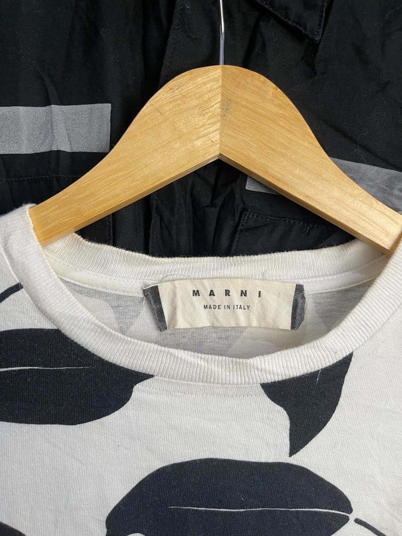 AUTHENTIC MARNI SHIRT (Category: Luxury Apparel) located in Zamboanga. Submitted by swayporgypretz (Listing ID 1442539551, Image 3). Description: .