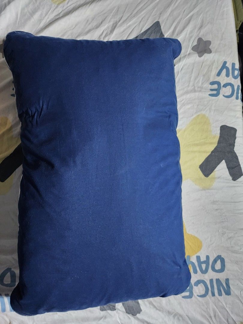 Automatic Camping Tent Blue 3 to 4 person (Category: Hiking & Camping) located in Meycauayan. Submitted by MP_Shop (Listing ID 1442529262, Image 3). Description: used once only in beach good as new lalamove delivery only.