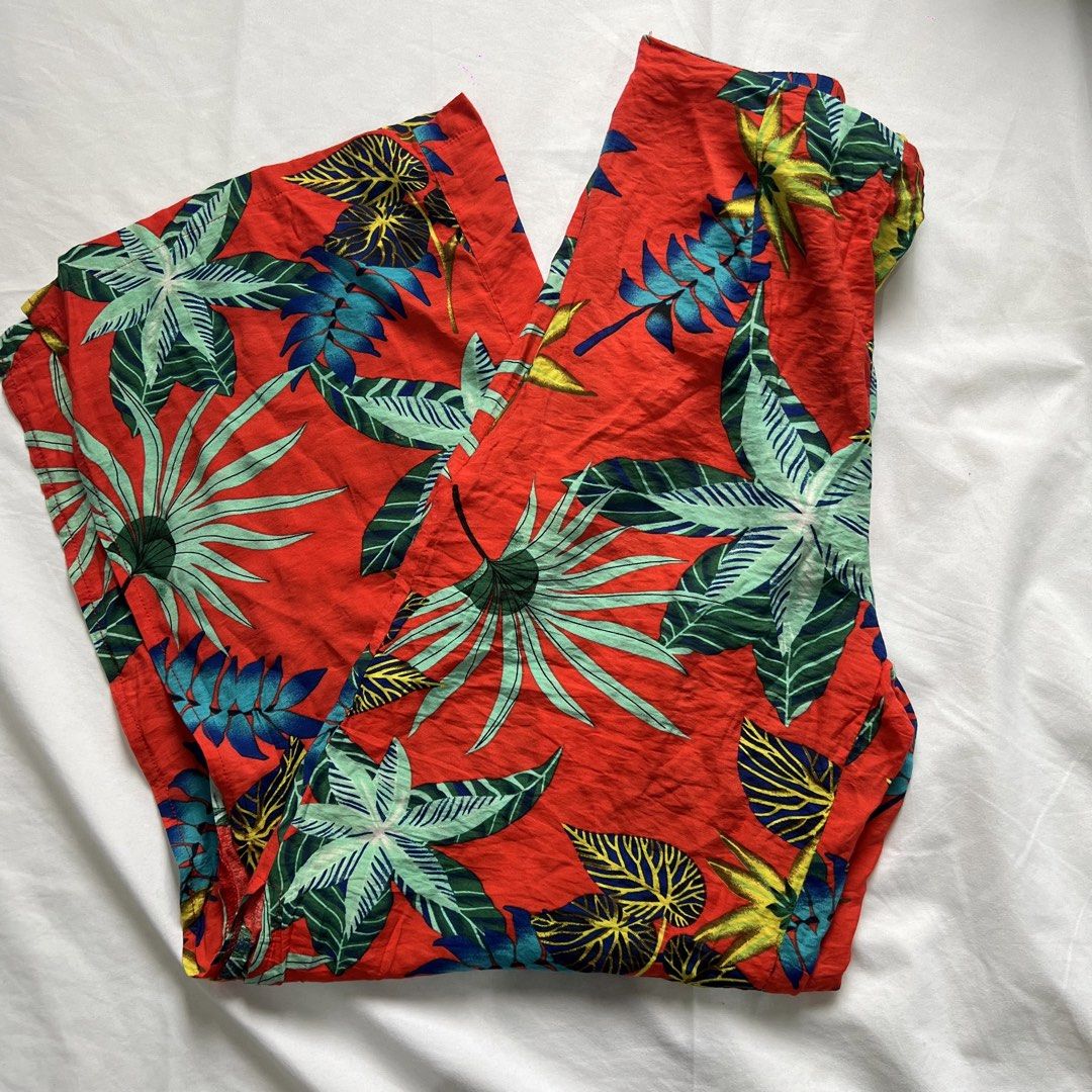 Beach Outfit Coords (Category: Sets or Coordinates) located in Pasay City. Submitted by annedeclutter (Listing ID 1442362897, Image 3). Description: Size: Freesize RFS: Declutter 📍Pasay City.