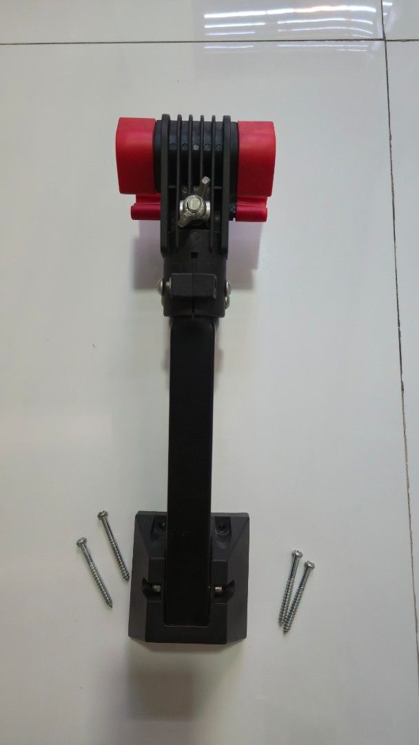 Bicyle Wall Mounted clamp ( Heavy duty) (Category: Bicycles) located in Quezon City. Submitted by eman21 (Listing ID 1442348042, Image 1). Description: Heavy Duty Wall Mounted Clamp Suit for Mountain Bikes, Folding Bike, BMX etc...