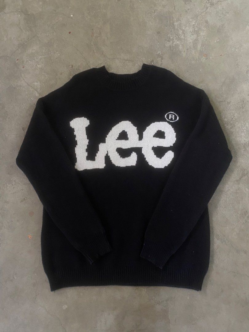 black Lee Big Twitch logo sweater (Category: Coats, Jackets and Outerwear) located in Manila. Submitted by lee.thrifts (Listing ID 1442385966, Image 1). Description: excellent condition issue: cut tags dimes (inches) best fit L to XL length 27.5 width 22.5 .