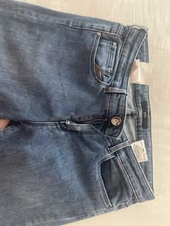 (Category: ) located in . Submitted by rafflesiapreloved (Listing ID 1442436942, Image 1). Description: .
