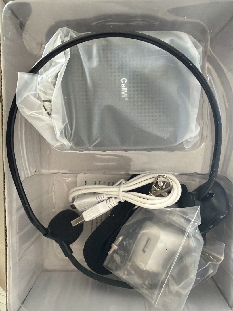 CaliVi V-805 Wireless Voice Amplifier with Microphone (Category: Soundbars, Speakers & Amplifiers) located in Makati City. Submitted by ng_clutter225 (Listing ID 1442345265, Image 2). Description: - CaliVi V-805 Wireless Voice Amplifier - Includes headset microphone - Supports Bluetooth playback - Supports audio recording - One-button TF card and aux input - Ideal for teachers, tour guides, and presentations - Compact and portable design.