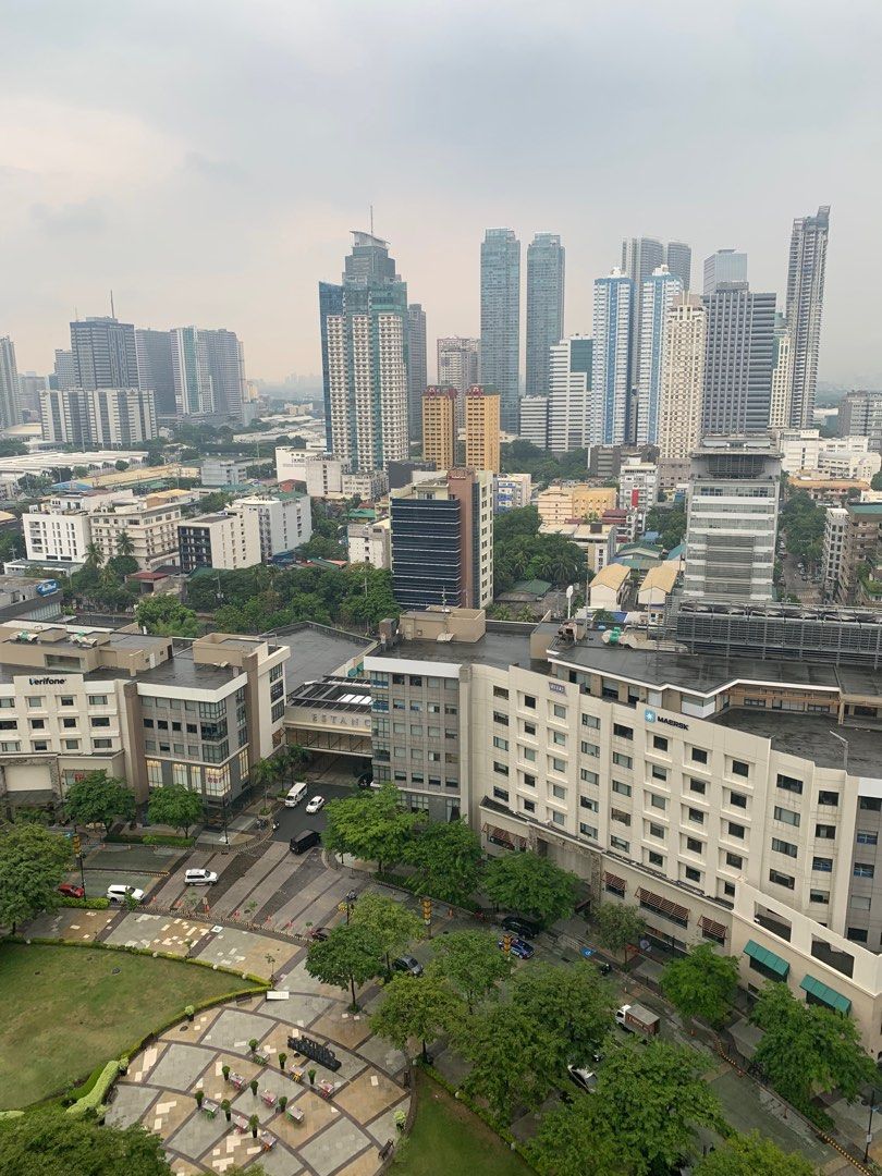 Capitol Commons Royalton Big Studio Unit for Rent (Category: Apartments & Condos) located in Makati City. Submitted by dflim (Listing ID 1442387881, Image 1). Description: Capitol Commons Royalton Big Studio Unit for rent Size 40sqm Available by mid July Semi-furnished with aircon, water heater, rangehood Has a balcony Building amenities include a gym, swimming pool, function rooms, yoga room, playroom for kids and many more Right across Estancia