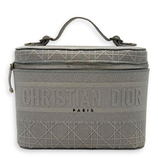 (Category: ) located in . Submitted by carousellluxury (Listing ID 1353472691, Image 1). Description: .