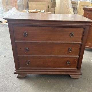 (Category: ) located in . Submitted by furnituregoods81887394 (Listing ID 1442467190, Image 1). Description: .