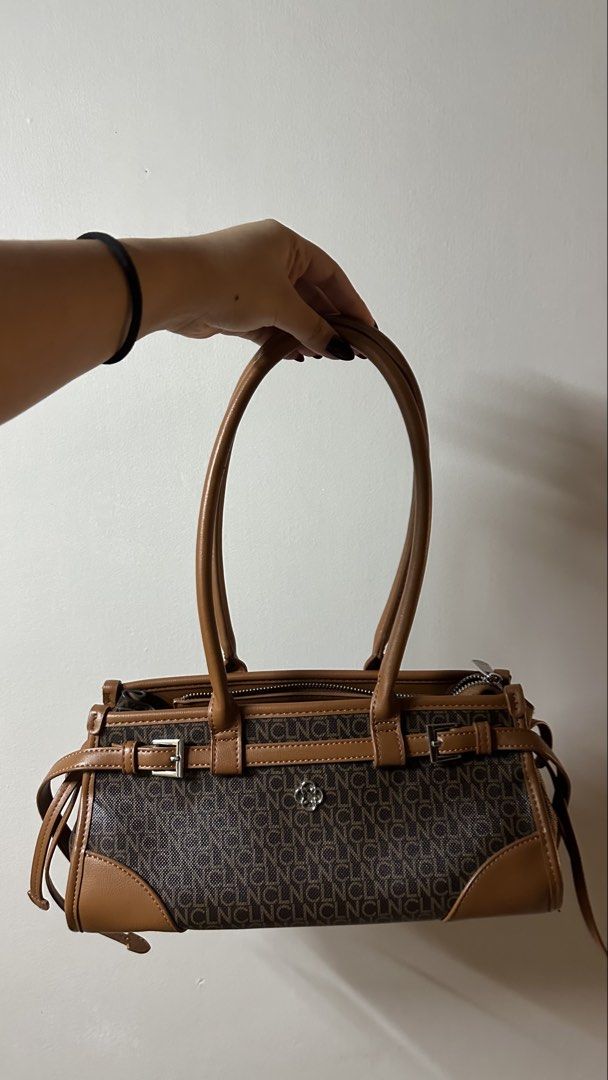 CLN Shaniah Shoulder Bag (Category: Shoulder Bags) located in Manila. Submitted by aiaaaah (Listing ID 1442415928, Image 2). Description: Original CLN Shaniah Shoulder bag Like brand new no flaws .