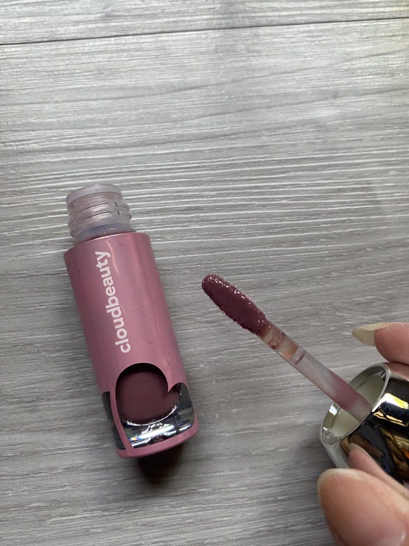 Cloudbeauty Lip Gloss Shade 02 Lit (Category: Makeup) located in Manila. Submitted by declutterwithleen (Listing ID 1442385010, Image 2). Description: Authentic and brand new pa Only swatched once Mop gcash .