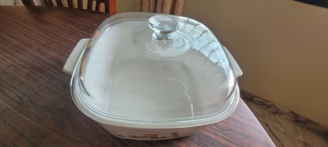 CorningWare Peanuts Serving Dish with Glass Lid475463804771389441