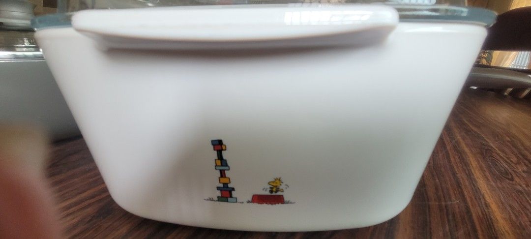 CorningWare Peanuts Serving Dish with Glass Lid475463804771389442