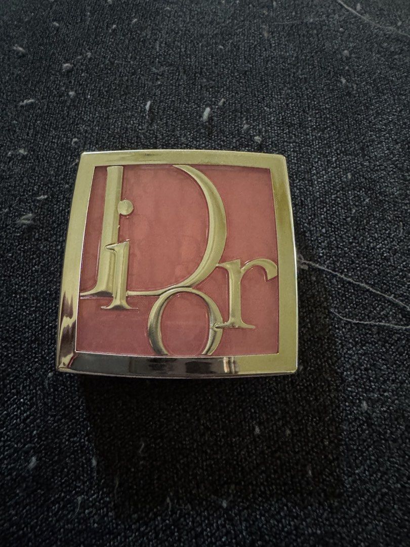 Dior Backstage Rosy Glow (Category: Makeup) located in Pasig City. Submitted by supershobe (Listing ID 1442376424, Image 1). Description: - Authentic Dior blush - Original Price 3200 - Shade: 077 Candy - with box.