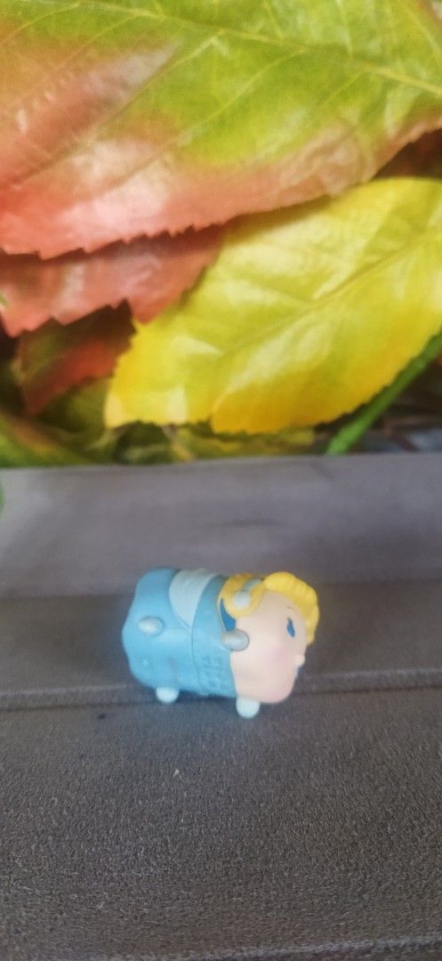 Disney Cinderella Tsum Tsum Mini Figure (Category: Designer & Blind Box Toys) located in Santa Cruz. Submitted by madonnaching (Listing ID 1442428972, Image 2). Description: - Adorable Cinderella Tsum Tsum figure - Ideal for Disney collectors and fans - Compact size, perfect for display - Classic blue dress with yellow accents - Features blue eyes and blonde hair - Brings a touch of Disney magic to your collection.