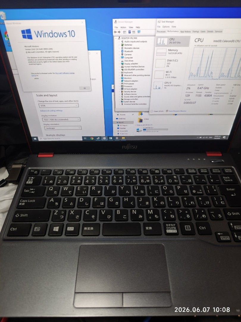 Fujitsu Lifebook lightweight red Laptop windows 256gb/4GB