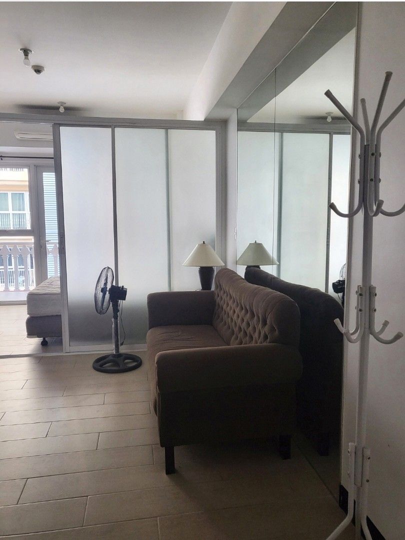 Furnished studio in Venice Residences (Category: Apartments & Condos) located in Makati City. Submitted by joy11mats (Listing ID 1442366426, Image 1). Description: The furnished unit is 40.3sqm with direct access to The Venice Grand Canal Mall in Taguig..