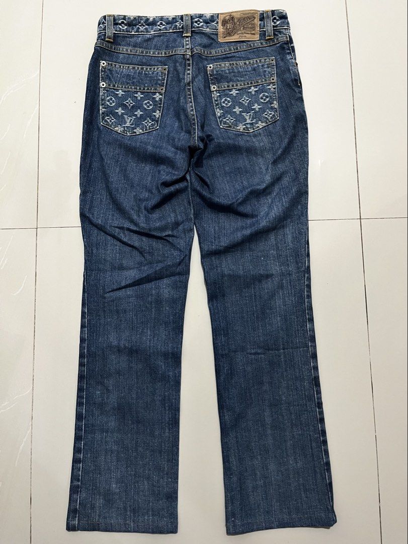 (SOLD) FW2006 LOUIS VUITTON BY MARC JACOBS MONOGRAM BOOTCUT JEANS (Category: Luxury Apparel) located in Cagayan de Oro. Submitted by middlesosa (Listing ID 1442483400, Image 1). Description: FW2006 LOUIS VUITTON BY MARC JACOBS MONOGRAM BOOTCUT JEANS SIZE 29 FITTINGS WAIST - 14.5 inches LENGTH - 37.5 inches INSEAM - 27 inches LEG OPENING - 7.5 inches THIGH - 10 inches RISE - 9 inches MADE IN ITALY ISSUE MISSING PULLER BUT THE ZIPPER WORKS 10k peso