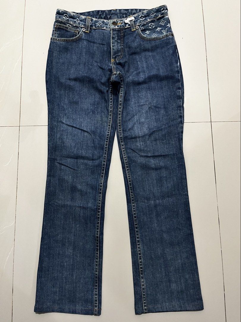 (SOLD) FW2006 LOUIS VUITTON BY MARC JACOBS MONOGRAM BOOTCUT JEANS (Category: Luxury Apparel) located in Cagayan de Oro. Submitted by middlesosa (Listing ID 1442483400, Image 3). Description: FW2006 LOUIS VUITTON BY MARC JACOBS MONOGRAM BOOTCUT JEANS SIZE 29 FITTINGS WAIST - 14.5 inches LENGTH - 37.5 inches INSEAM - 27 inches LEG OPENING - 7.5 inches THIGH - 10 inches RISE - 9 inches MADE IN ITALY ISSUE MISSING PULLER BUT THE ZIPPER WORKS 10k peso