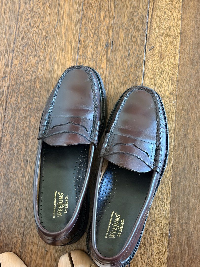 G.H. Bass Weejuns Larson Lug (Category: Dress Shoes) located in Quezon City. Submitted by rofervic (Listing ID 1442398014, Image 3). Description: - Classic burgundy G.H. Bass Weejuns Lug penny loafers - Original penny loafer style - Made with quality leather - Durable lug sole - Comes with shoe trees - Perfect for casual or smart wear - minimal heel drags - has a heel grip marking No box .