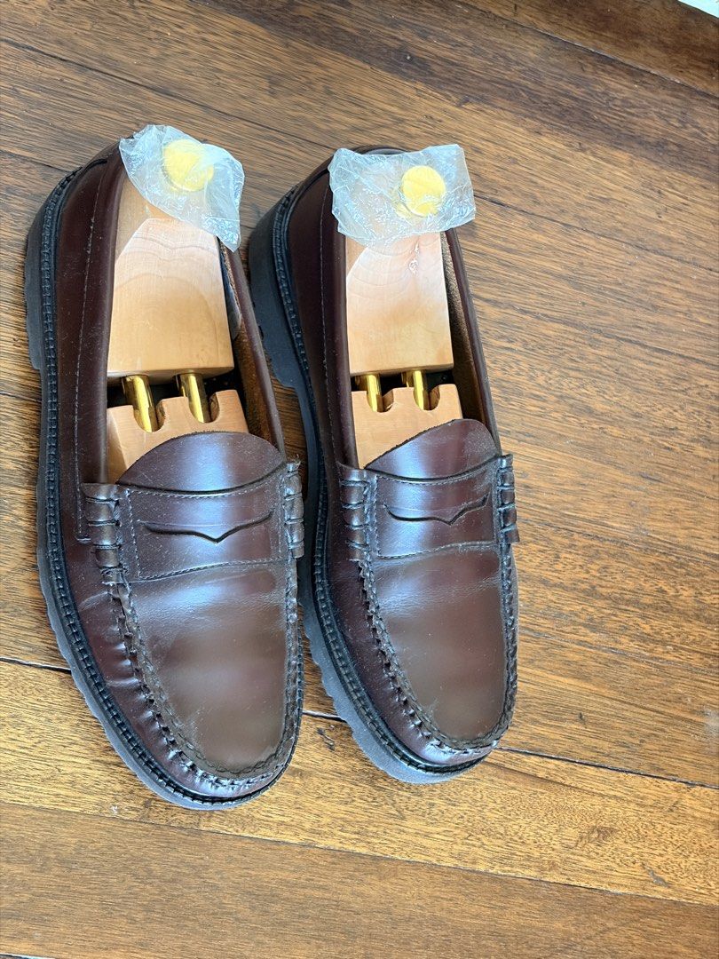 G.H. Bass Weejuns Larson Lug (Category: Dress Shoes) located in Quezon City. Submitted by rofervic (Listing ID 1442398014, Image 1). Description: - Classic burgundy G.H. Bass Weejuns Lug penny loafers - Original penny loafer style - Made with quality leather - Durable lug sole - Comes with shoe trees - Perfect for casual or smart wear - minimal heel drags - has a heel grip marking No box .