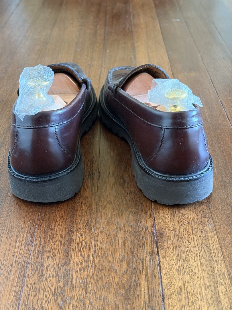 G.H. Bass Weejuns Larson Lug (Category: Dress Shoes) located in Quezon City. Submitted by rofervic (Listing ID 1442398014, Image 2). Description: - Classic burgundy G.H. Bass Weejuns Lug penny loafers - Original penny loafer style - Made with quality leather - Durable lug sole - Comes with shoe trees - Perfect for casual or smart wear - minimal heel drags - has a heel grip marking No box .