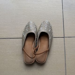 (Category: ) located in . Submitted by dress2impress_ (Listing ID 1442504711, Image 1). Description: .