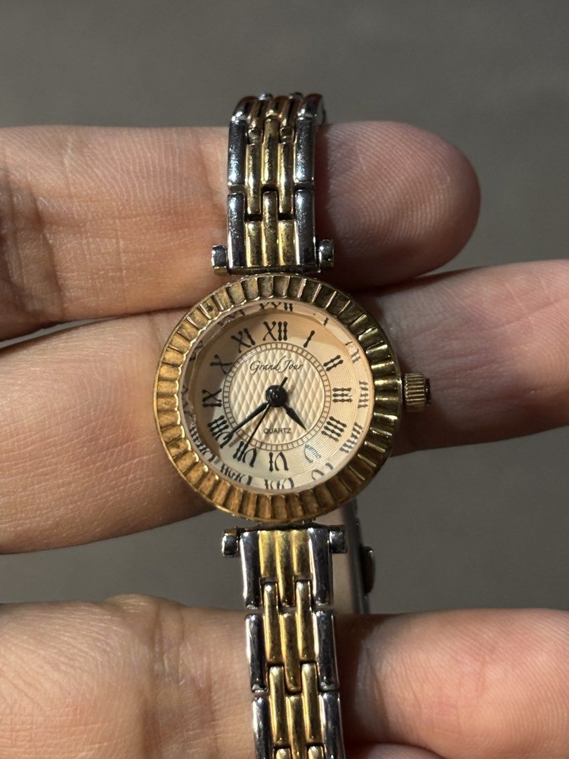 Grand Jour Cocktail Watch (Category: Women's Watches) located in Manila. Submitted by soughtafterseconds (Listing ID 1442532153, Image 1). Description: Grand Jour Cocktail watch This Grand Jour Quartz cocktail dress watch is a gorgeous example of feminine, vintage-inspired JDM (Japanese Domestic Market) design. It shrinks high-end horological design codes down into a beautifully dainty, jewelry-like accessory. Grand Jour is an elegant fashion wat