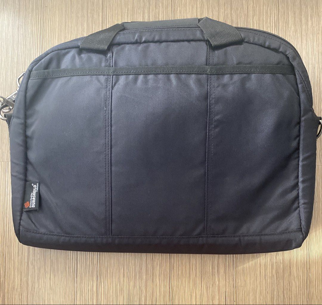Hawk Laptop Bag (Category: Laptop Bags & Sleeves) located in Manila. Submitted by lte.88 (Listing ID 1442439319, Image 2). Description: - Durable black laptop bag - Main compartment for your laptop - Front pocket for accessories - Adjustable and detachable shoulder strap - Comfortable top handles for carrying - Ideal for work or school use.