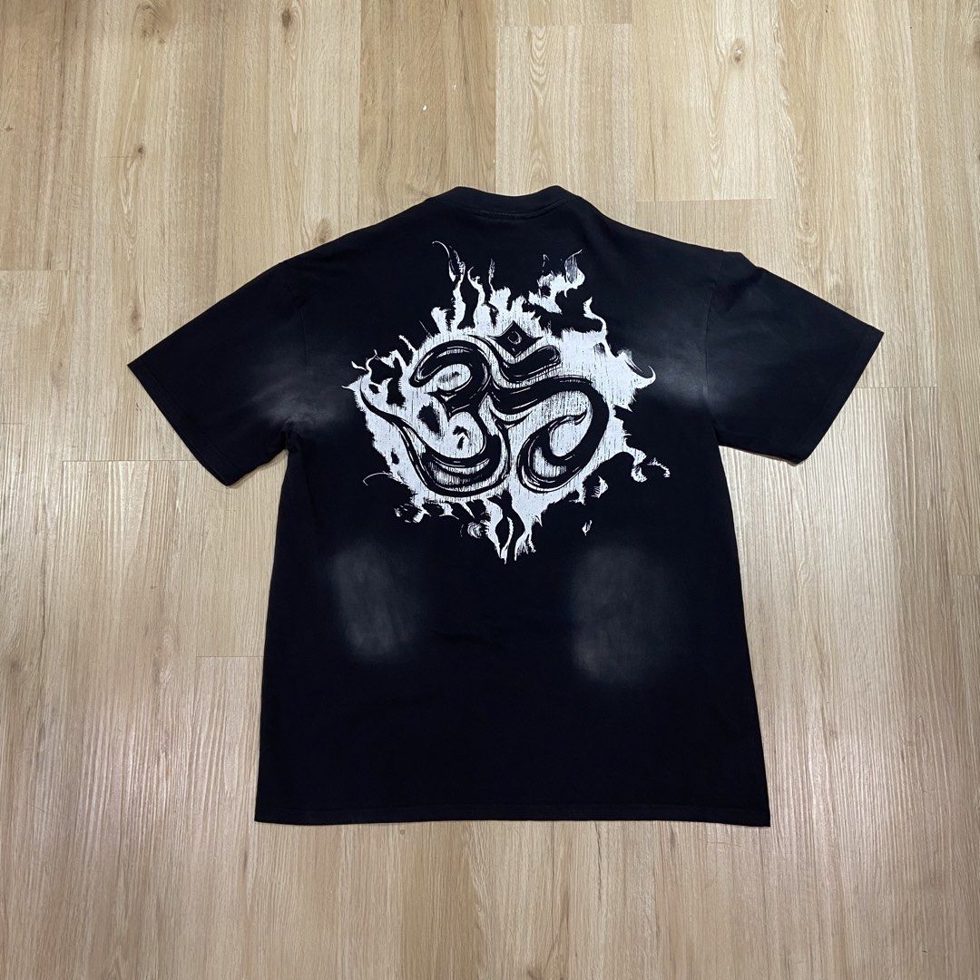 HELL STAR (Category: Tshirts & Polo Shirts) located in Kuala Lumpur. Submitted by usedbackdoor (Listing ID 1442360229, Image 2). Description: 🔥HELLSTAR NEW SS25 COLLECTION TEE🔥 📦 Ships within 24 hours | COD Available ⸻ 🛒 Product Info 🔹Product : HELLSTAR NEW SS25 COLLECTION TEE 🔹 Condition : 10/10 🔹 Size (Flat Lay) : Pit ”23 | Length ” ⚠️ Please check photos for defects before buying ⸻ 🚚 Shipping 📮 RM5 (West MY) | RM10 (East MY) ⸻ 📌 More