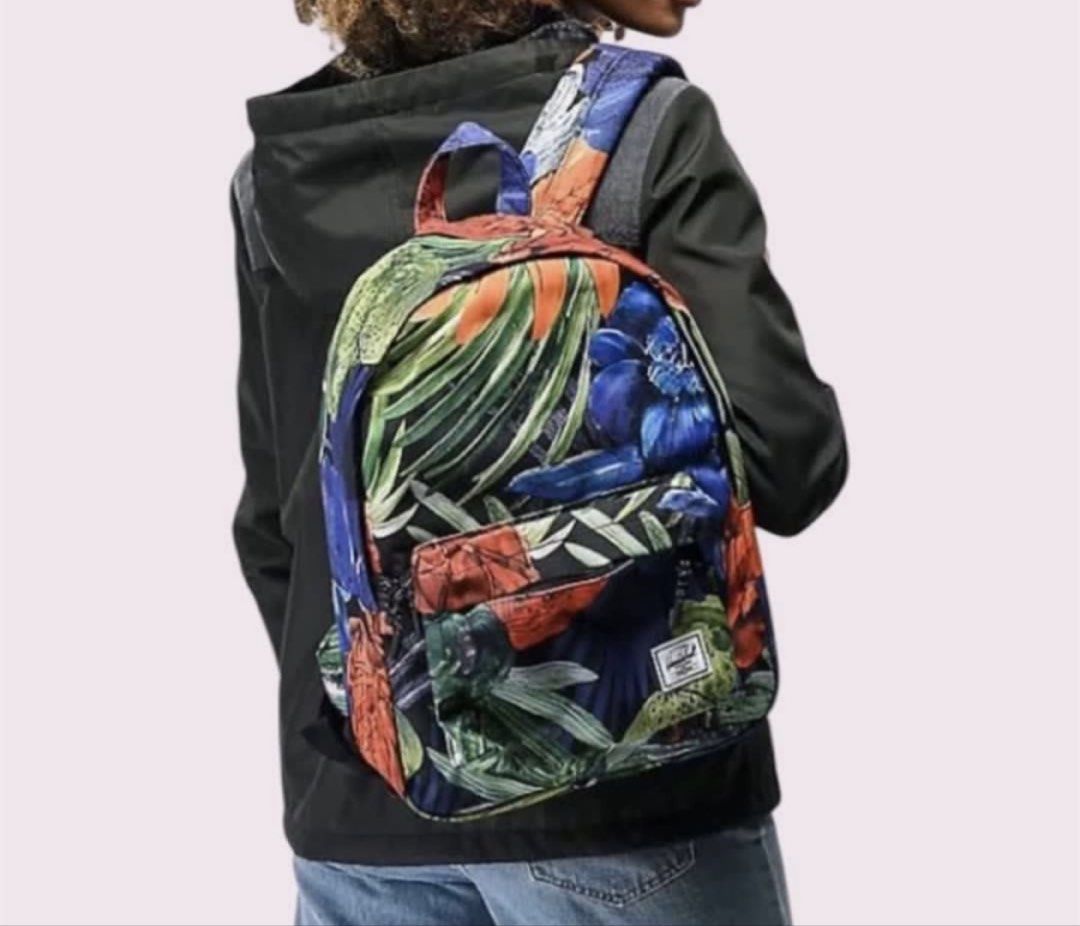 Herschel Classic Mid Watercolor Flower Backpack (Category: Backpacks) located in Rizal. Submitted by cassappl (Listing ID 1442371051, Image 2). Description: - Cool floral print backpack from Herschel - Features a convenient front zip pocket - Ideal for school or everyday adventures - Includes the signature Herschel logo tag.