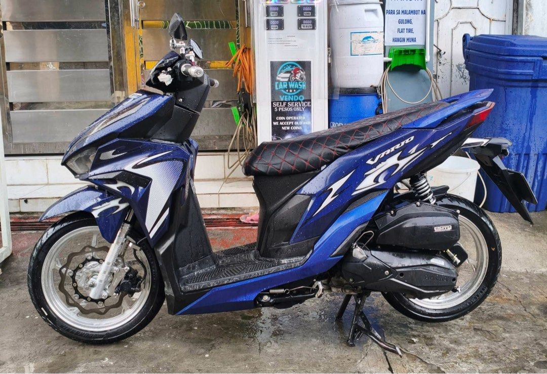 Honda Click 125i V2 - Custom Blue Sparkle (Category: Motorbikes for Sale) located in San Juan City. Submitted by pedrosasiara20 (Listing ID 1442383739, Image 1). Description: PTPA 📍 FOR SALE CLICK V3 STANDARD 📍 ✅ 31k odo ✅ 2023 acquired ✅ Orig All Papers ✅ August mapapaso ✅ Indo concept ✅Naka mdl senlo 60watts ✅ Lahat ng stock na piyesa na nasakin pa ibibigay ko pati box di kana lugi dyan magkano gastos ko sa pag-upgrade ng accesories ✅ Minor d