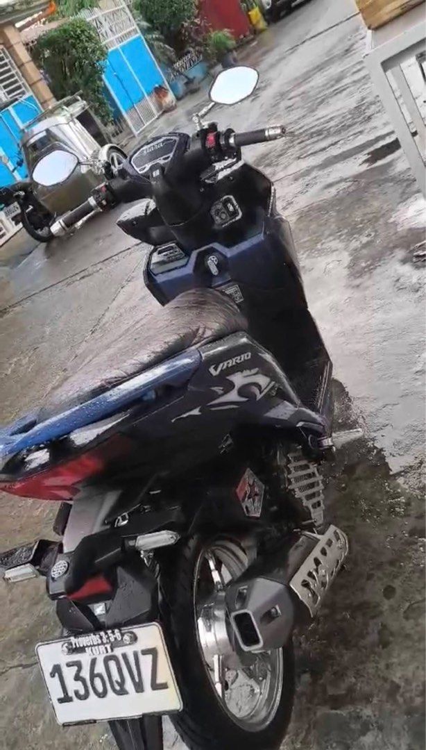 Honda Click 125i V2 - Custom Blue Sparkle (Category: Motorbikes for Sale) located in San Juan City. Submitted by pedrosasiara20 (Listing ID 1442383739, Image 3). Description: PTPA 📍 FOR SALE CLICK V3 STANDARD 📍 ✅ 31k odo ✅ 2023 acquired ✅ Orig All Papers ✅ August mapapaso ✅ Indo concept ✅Naka mdl senlo 60watts ✅ Lahat ng stock na piyesa na nasakin pa ibibigay ko pati box di kana lugi dyan magkano gastos ko sa pag-upgrade ng accesories ✅ Minor d