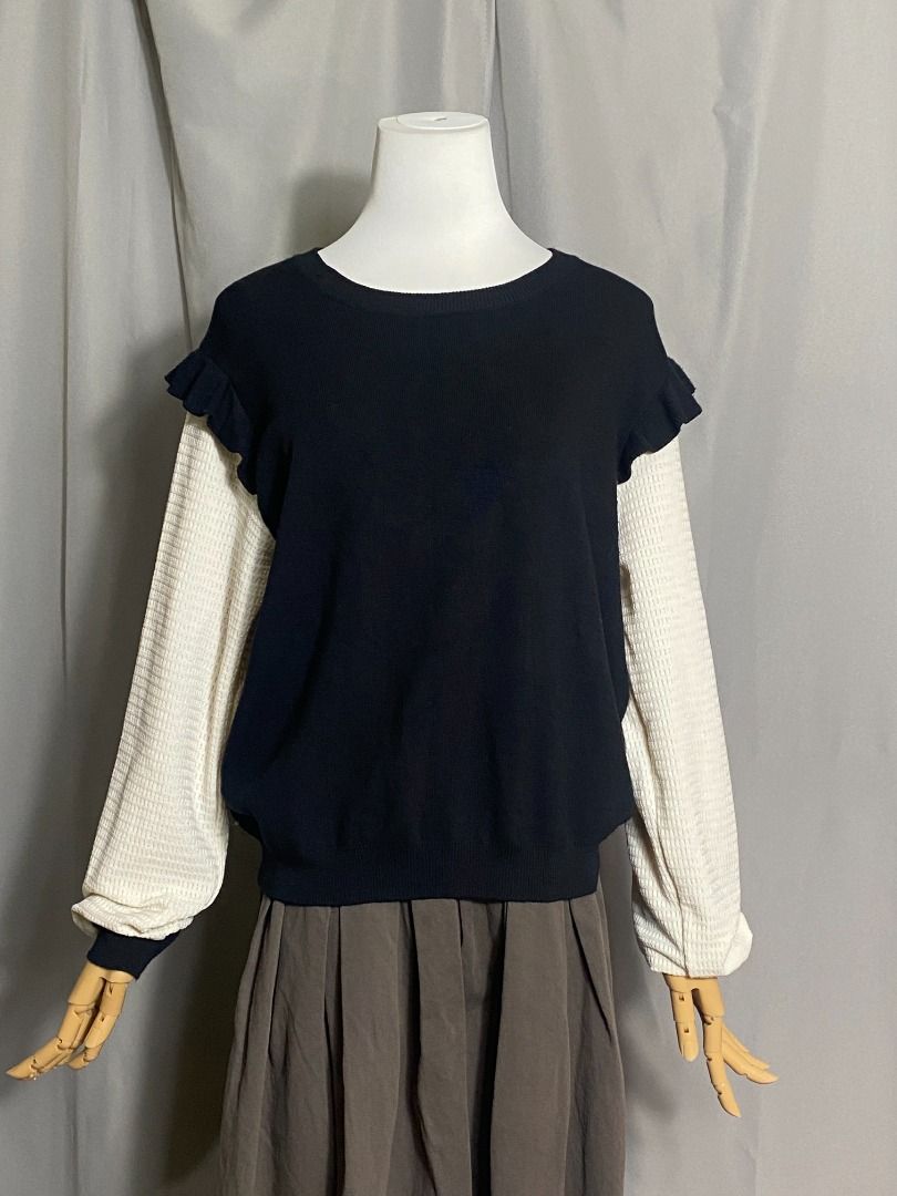 HQ Black knit and white sleeves pullover top (Category: Longsleeves) located in Las Pinas. Submitted by ipickyou (Listing ID 1442492726, Image 2). Description: Unwashed Condition: 10/10 𝗣𝗿𝗶𝗰𝗲: ₱𝟯𝟴𝟬 𝗠𝗲𝗮𝘀𝘂𝗿𝗲𝗺𝗲𝗻𝘁𝘀 𝘄𝗵𝗲𝗻 𝗹𝗮𝗶𝗱 𝗳𝗹𝗮𝘁: -Shoulder to shoulder: 17 1/2” -Armpit to armpit: 20” -Length: 22 1/2”.