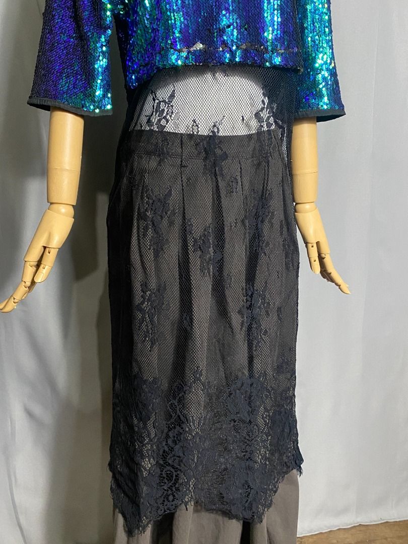 HQ Sequined Green Top with lace hem (Category: Blouses) located in Las Pinas. Submitted by ipickyou (Listing ID 1442488557, Image 3). Description: Unwashed Condition: 10/10 𝗣𝗿𝗶𝗰𝗲: ₱𝟲𝟴𝟬 𝗠𝗲𝗮𝘀𝘂𝗿𝗲𝗺𝗲𝗻𝘁𝘀 𝘄𝗵𝗲𝗻 𝗹𝗮𝗶𝗱 𝗳𝗹𝗮𝘁: -Shoulder to shoulder: 15” -Armpit to armpit: 19” -Length: H 15 1/2”, L 43”.