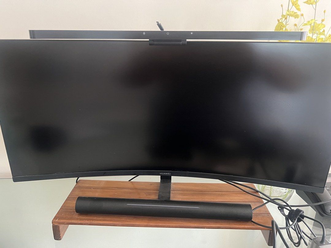 Huaweu MateView Gt (Category: Monitor Screens) located in Taguig. Submitted by baillokate76044 (Listing ID 1442367291, Image 1). Description: Huawei MateView GT 27” Curved Gaming Monitor with box 2560×1440 QHD Resolution 165Hz Refresh Rate 1500R Curved VA Panel Complete with original box Excellent working condition Desk lamp includedp ₱19,999 negotiable .