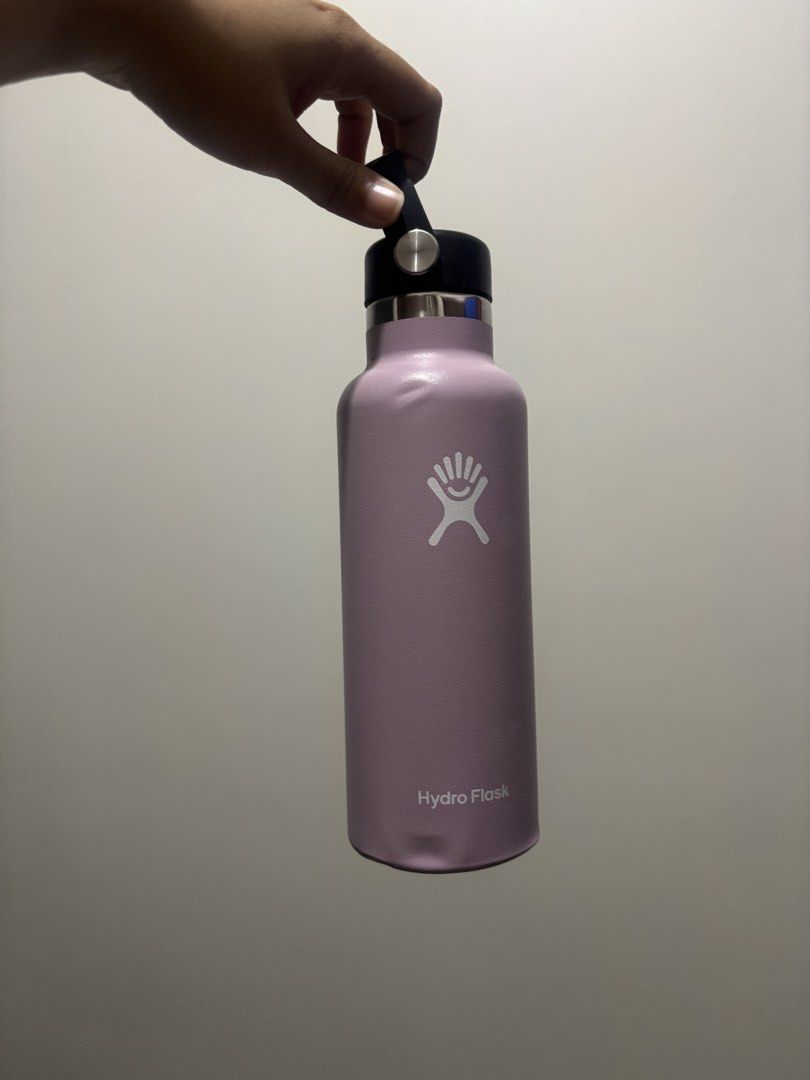 Hydro Flask 18 oz Water Bottle - Lilac (Category: Water Bottles & Tumblers) located in Taguig. Submitted by prelovedbyjadexx (Listing ID 1442417419, Image 1). Description: - Lilac Hydro Flask Water Bottle - Size: 18 oz (532 mL) - Features TempShield Insulation for hot or cold drinks - Made in China - Perfect for everyday hydration! - Feel free to message me for any questions..