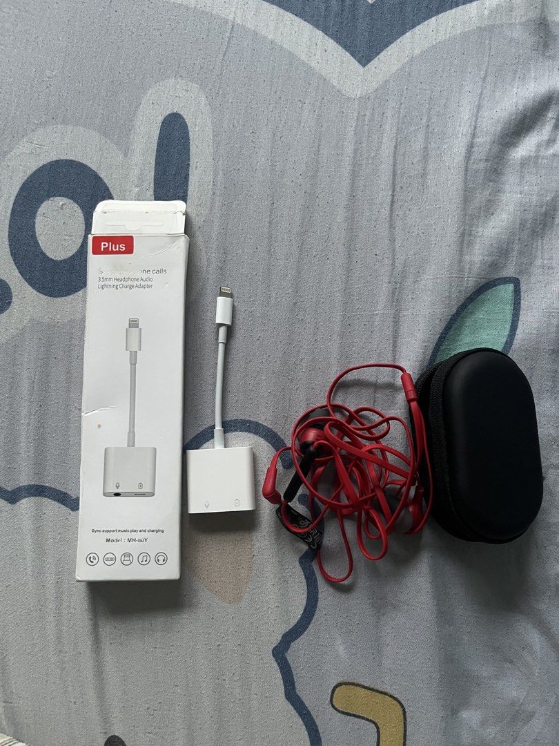 HyperX Cloud Earphone (Category: Chargers & Cables) located in Kuala Lumpur. Submitted by luvfnasy (Listing ID 1442541469, Image 1). Description: - 1 set with adapter suitable for pubg mobile player - no delay -adapter bought from pokcek store -free postage .