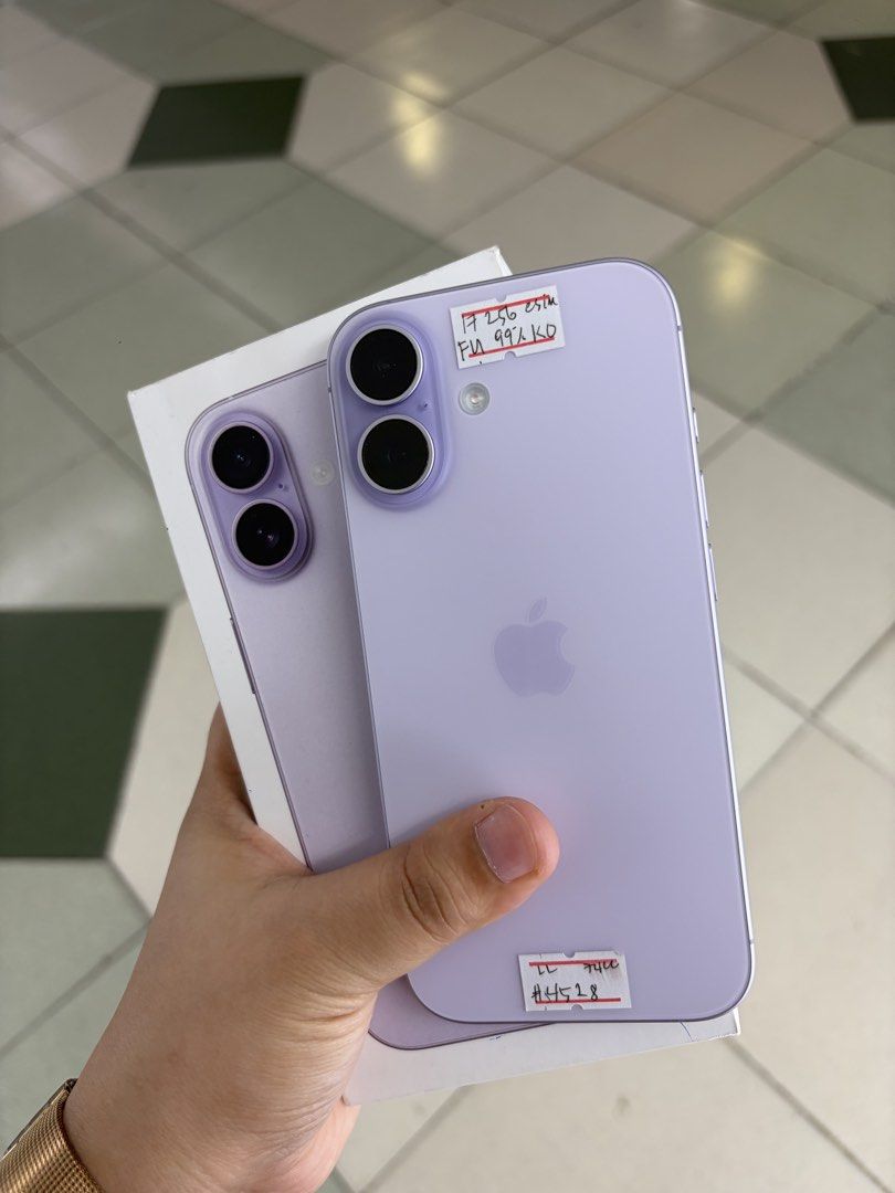 Iphone 17 256gb 100% batt FU ESIM unlock (Category: iPhone 17 Series) located in San Juan City. Submitted by javedsgadgetshop (Listing ID 1442520739, Image 2). Description: INSTALLMENT OPTIONS : SPAY LATER / GGIVES / CREDIT CARD / SKYRO / HOMECREDIT (BRANDNEW) WE BUY AND SELL SO PWEDE MAGBINTA OR SWAP ! Quick Specs : 39,999 💵 Iphone 17 •256gb •US Variant •100% batt health •ESIM Unlock •99% Smoothness •No hidden issue | No Repaired •100% Authenti